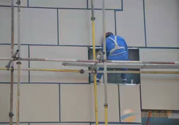 外幕墻鋁單板施工中